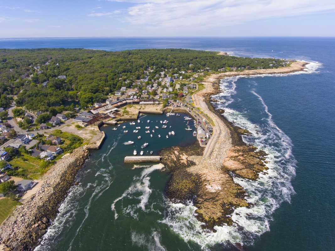 Underrated Coastal Towns Thriving Outside Tourist Season